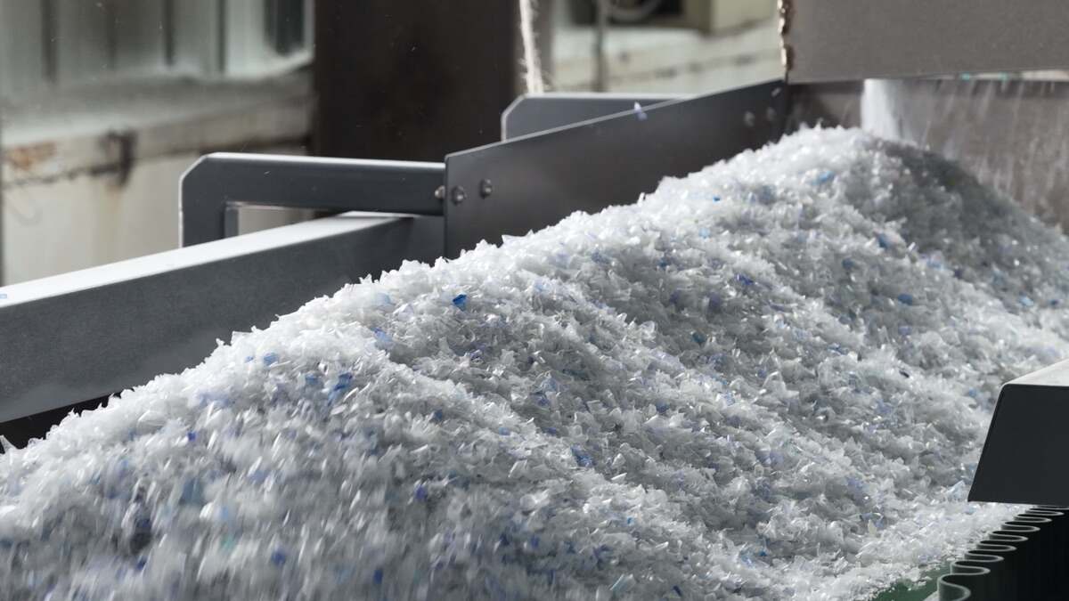 Recycled post-consumer PET bottle flake feedstock